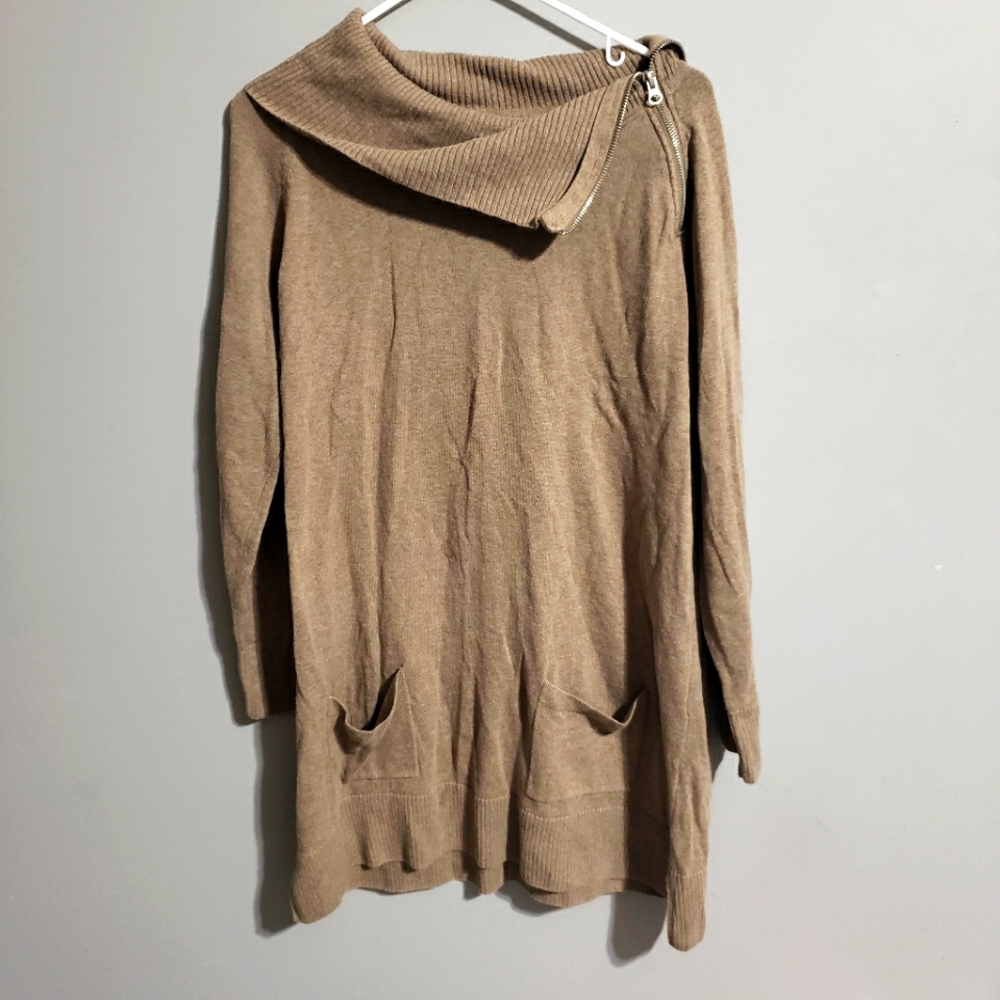 Eight Eight Eight brand sweater dress tunic with zippered cowl neck size…